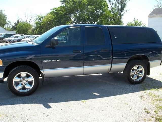 2003 Dodge Ram Pickup 1500 4dr Quad Cab SLT 4WD SB